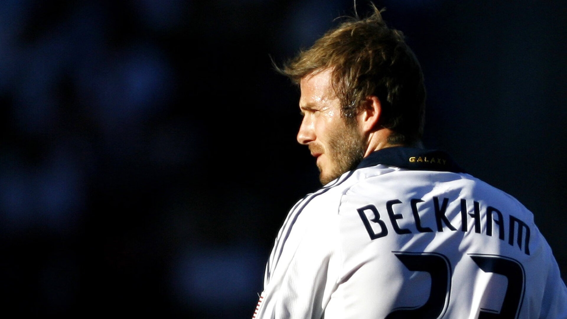 引擎轰鸣中的胜负手，黄喜灿照亮F1街道赛之夜