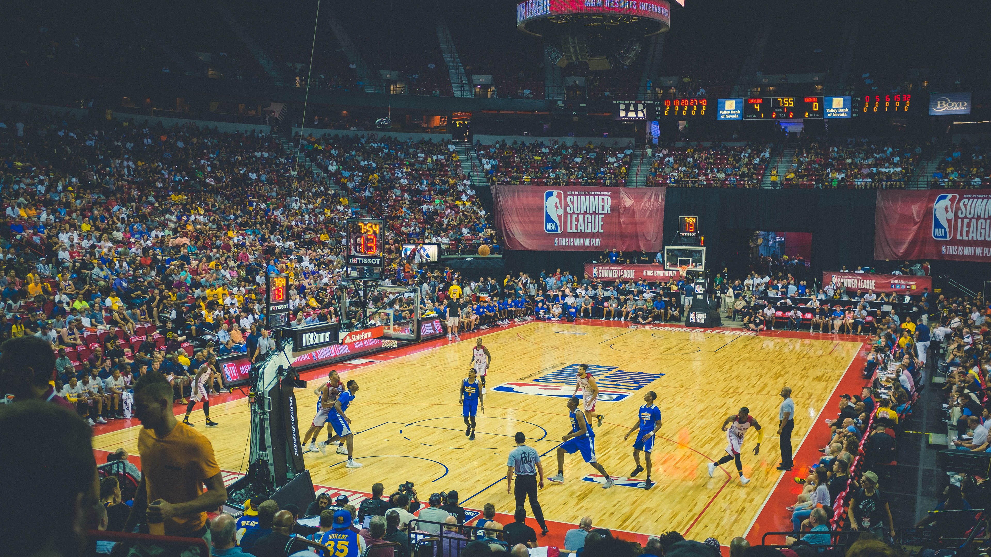 空砍44+7！小贾伦狂飙10记三分创生涯新高，东契奇缺阵独行侠惊险过关