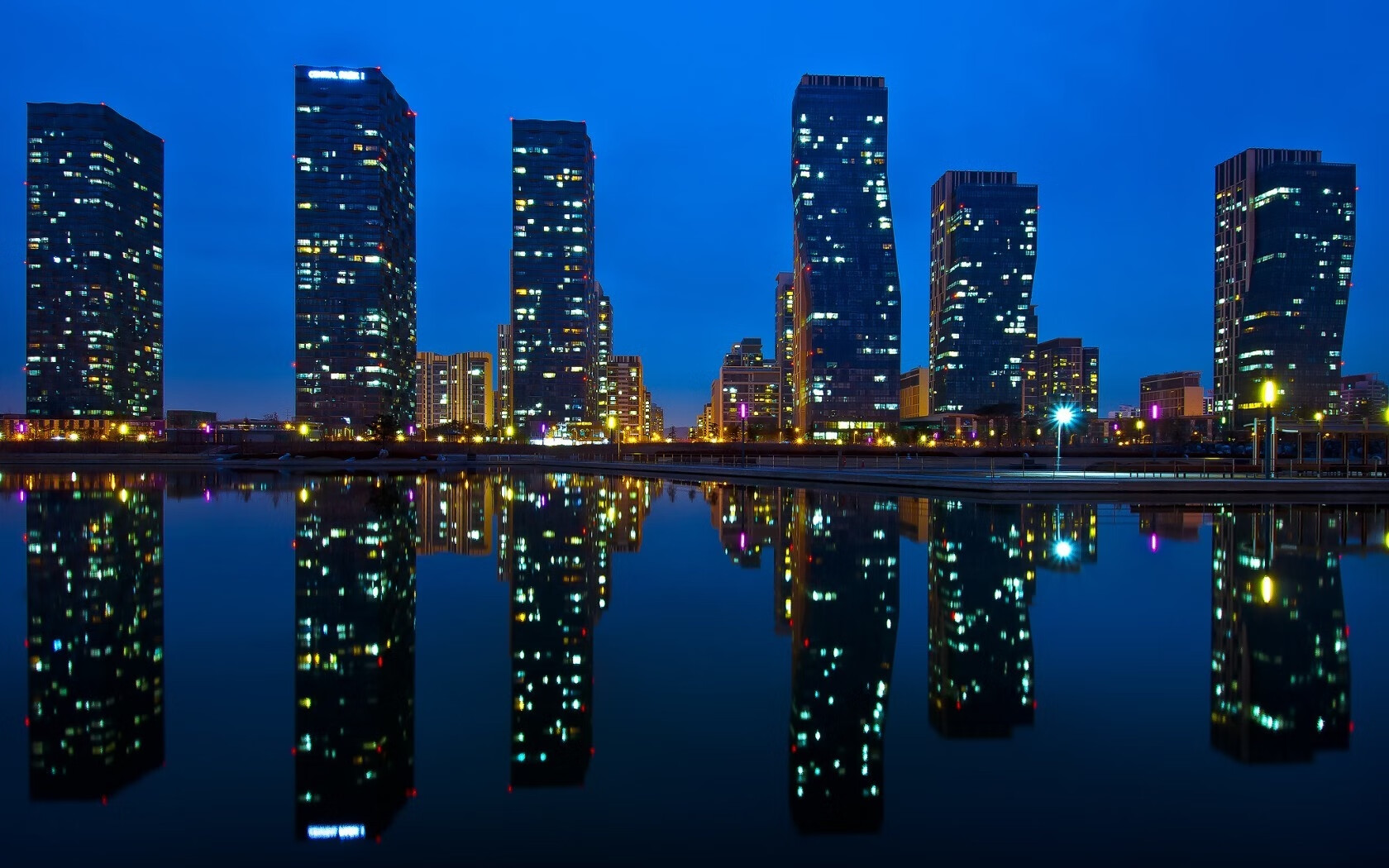 决胜时刻的两种法则—从韩国轻取巴拉圭看卢卡库的东决接管