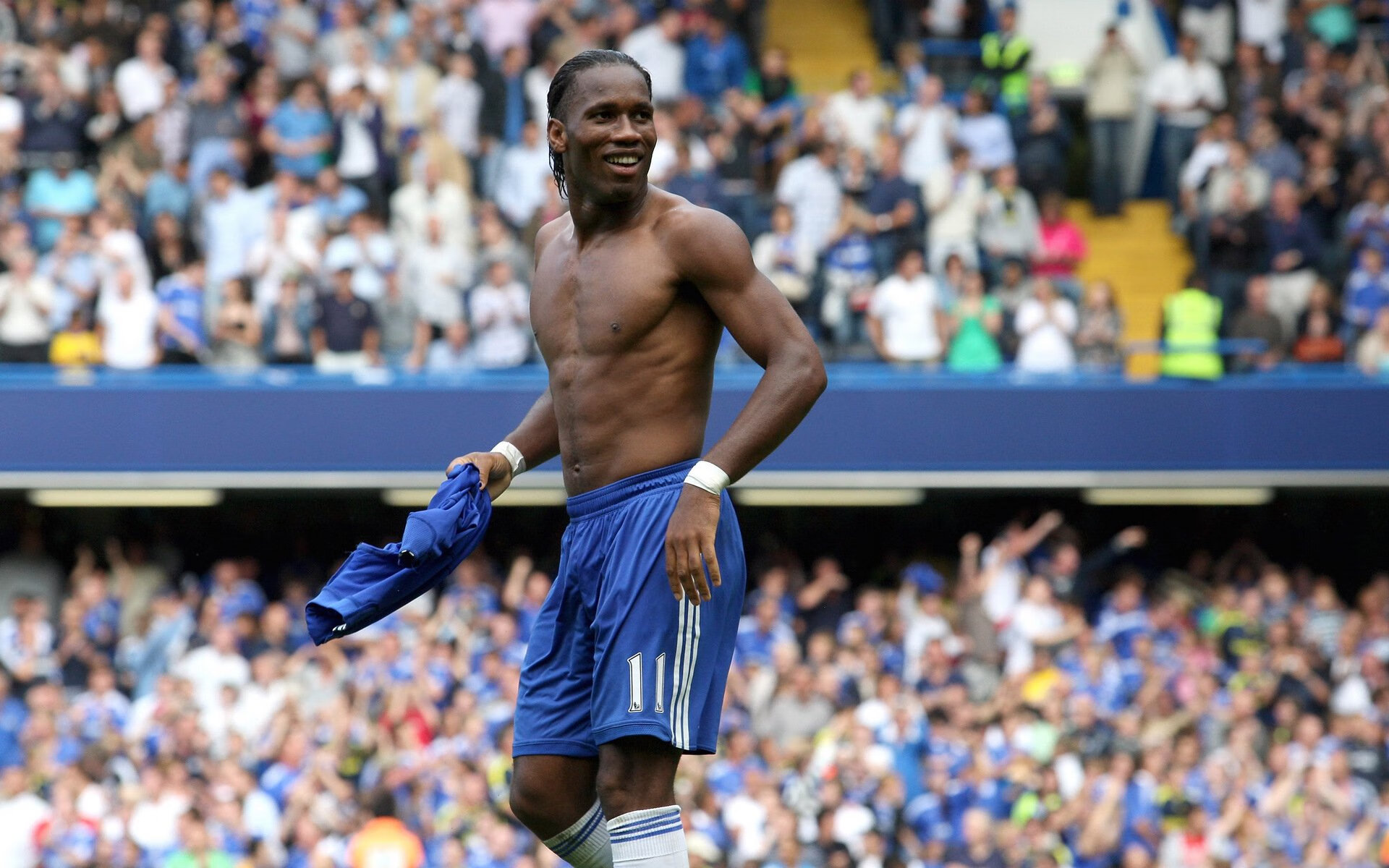 绿茵外交与钢铁意志,当贝蒂斯的春风拂过东方,萨内的刀刃于欧冠出鞘