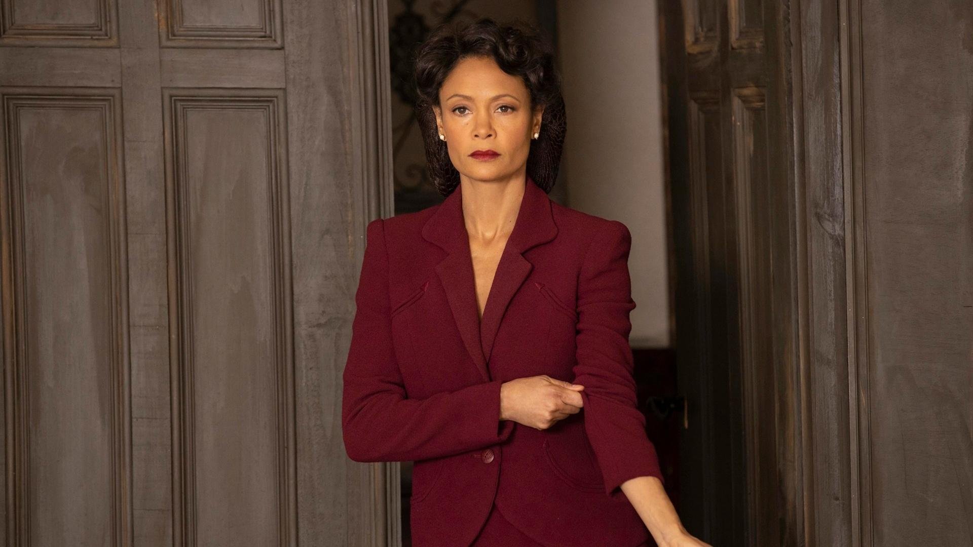 体育的三维折叠，广厦横扫、拉文跨界与F1轰鸣的唯一性夜晚